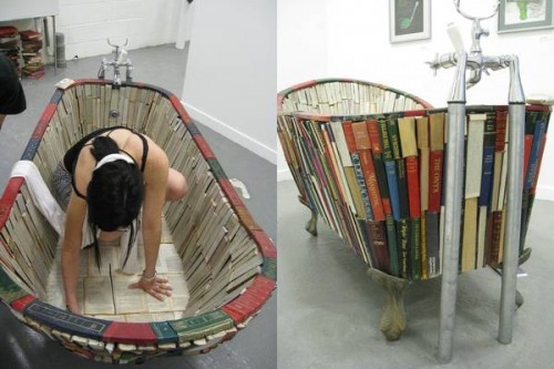 Vanessa Mancini’s project to build a bathtub of books