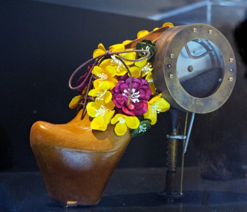 Nanohana Heels (2012) by Sputniko
